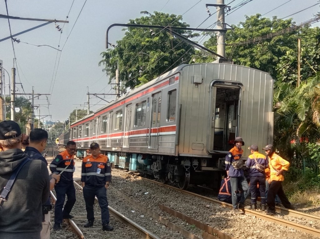 Daftar Perubahan Perjalanan Sementara dari KAI Akibat KRL Anjlok Depan WTC Mangga&nbsp;Dua