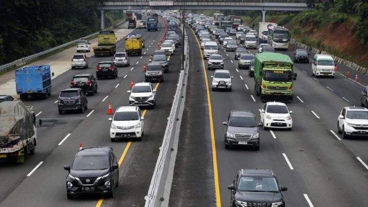 Pemberlakuan Contraflow di KM 70 hingga KM 47 Tol Japek Arah&nbsp;Jakarta