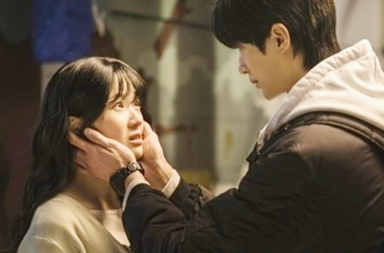 Nonton Streaming Lovely Runner Episode 11, Spoiler: Pembunuh Kembali Mengincar Im&nbsp;Sol