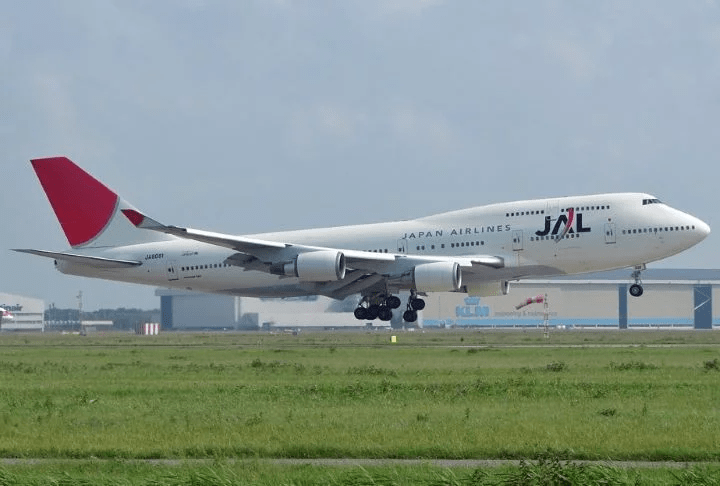 Mengenal Spesifikasi Boeing 747-400, Pesawat Garuda Jemaah Haji yang Terbakar di Langit&nbsp;Sulawesi